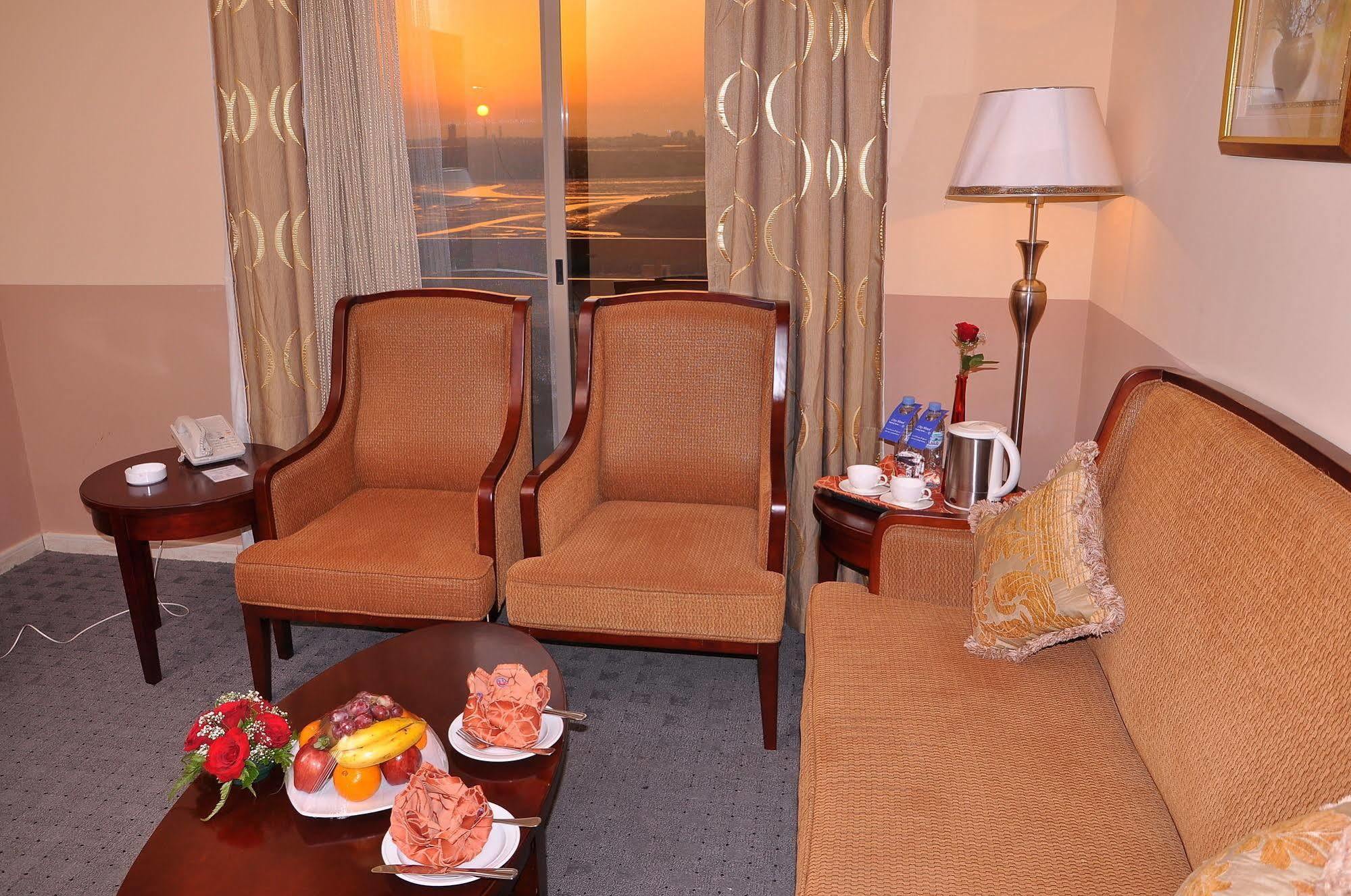City Hotel Ras al-Khaimah Esterno foto