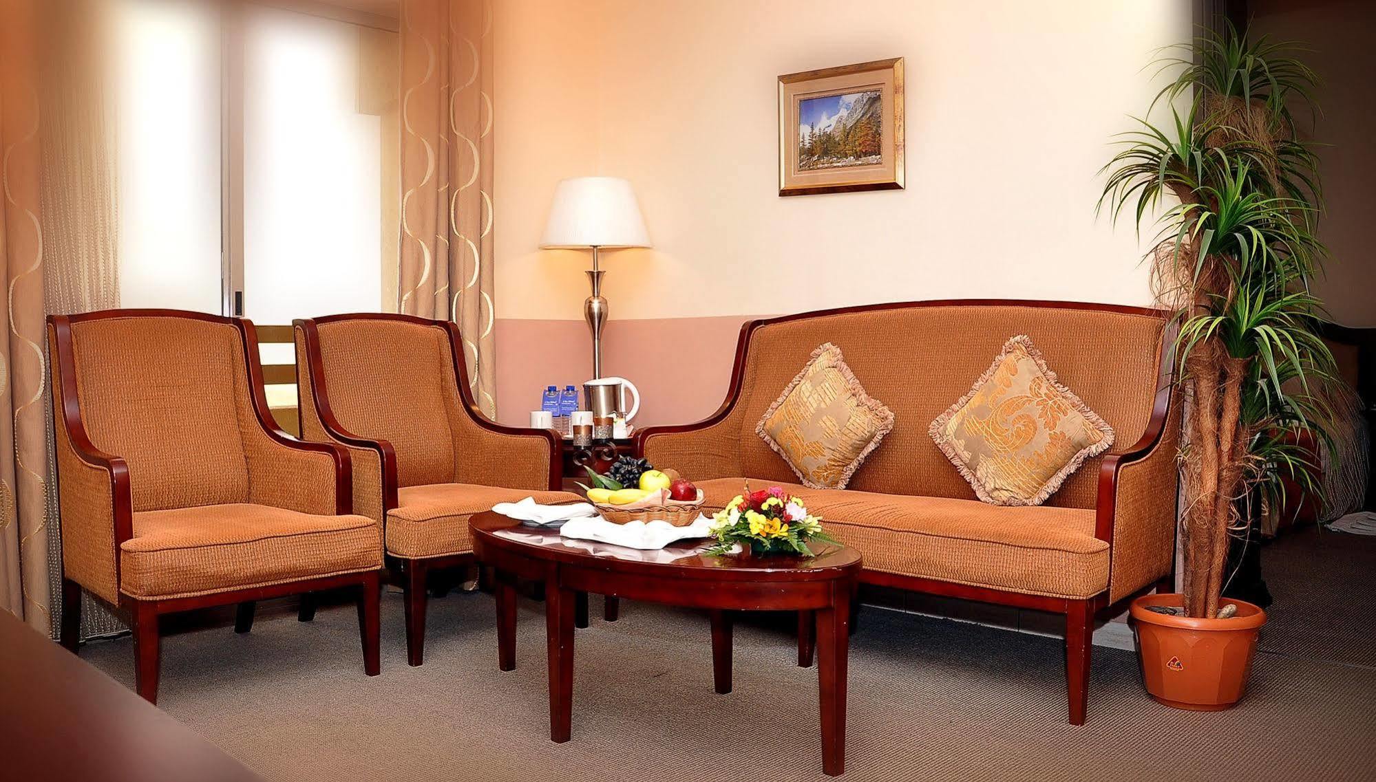 City Hotel Ras al-Khaimah Esterno foto