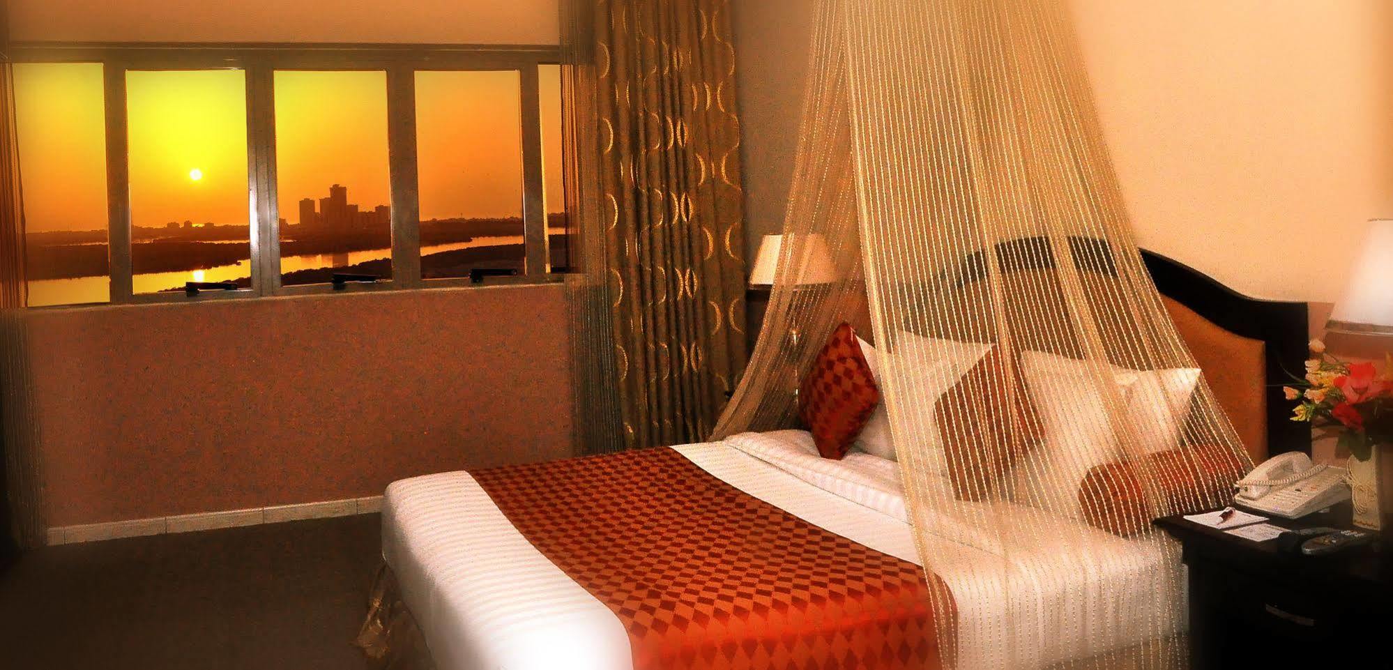 City Hotel Ras al-Khaimah Esterno foto
